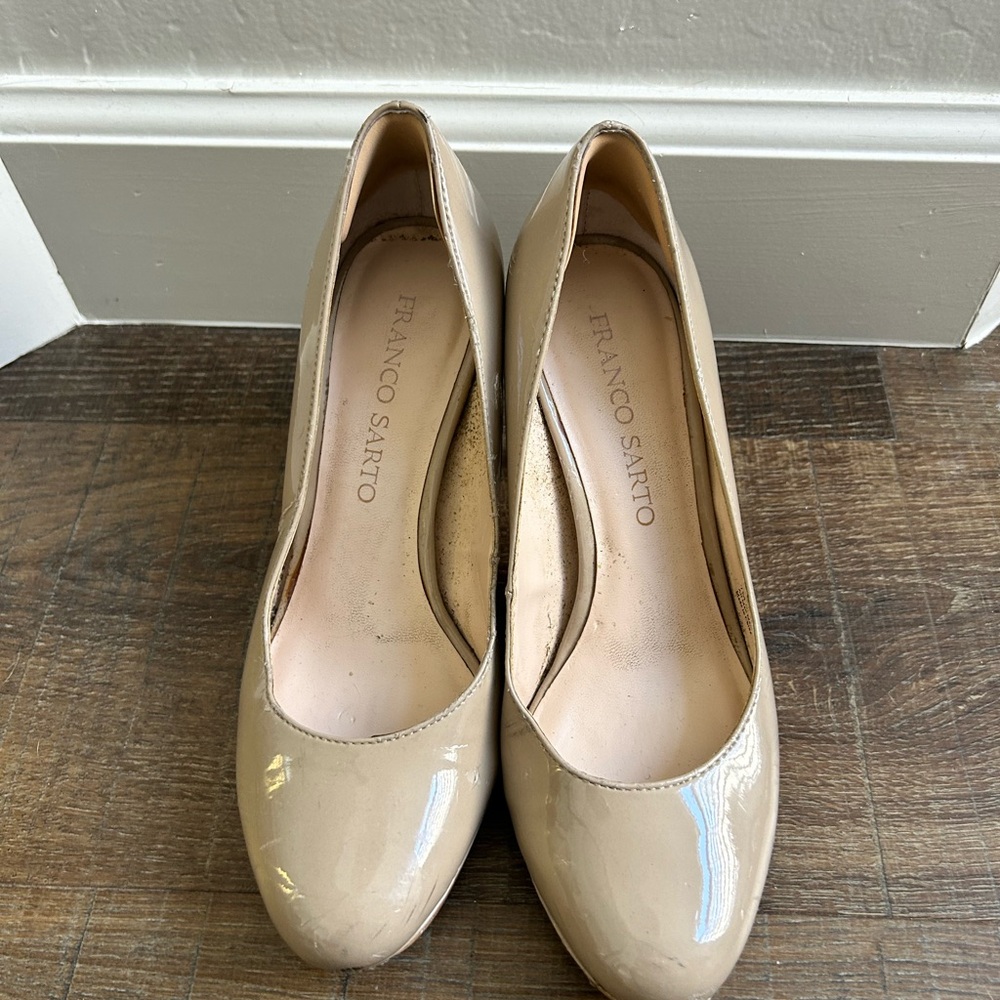Franco Sarto Women's Cream Pumps